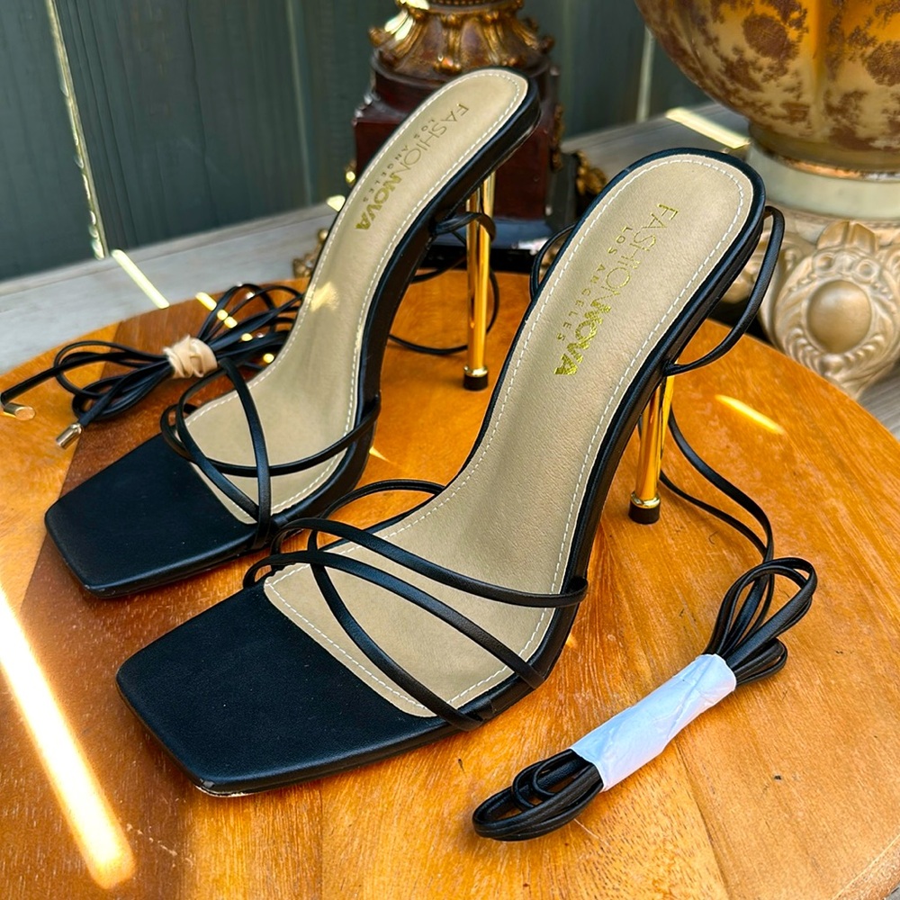 New Fashion Nova Black Strappy Open Toe Stiletto Gold Heels World Up Siz…